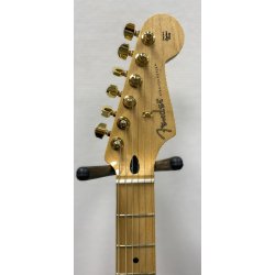 (BRUGT) Fender Limited Edition Player Stratocaster  Fiesta Red with Gold Hardware 2022